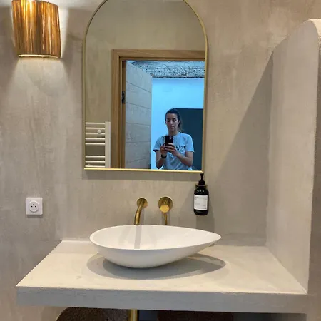 La Halte Des Arenes De Nude Beaute Du Minimalisme