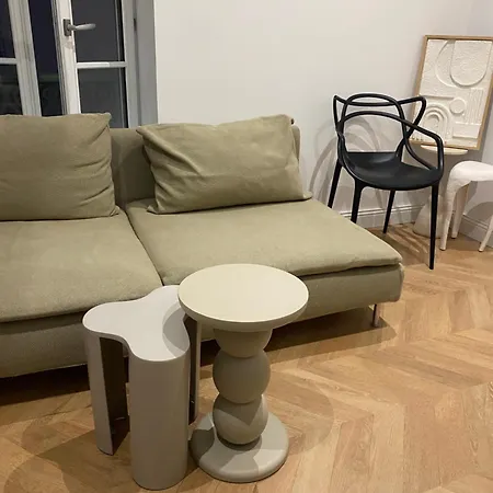 La Halte Des Arenes De Nude Beaute Du Minimalisme شقة