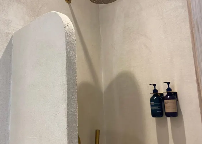 La Halte Des Arenes De Nude Beaute Du Minimalisme شقة نيم