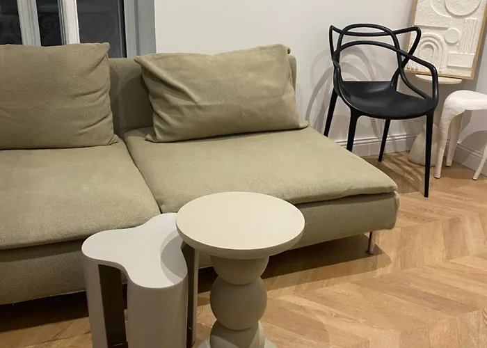 La Halte Des Arenes De Nude Beaute Du Minimalisme شقة