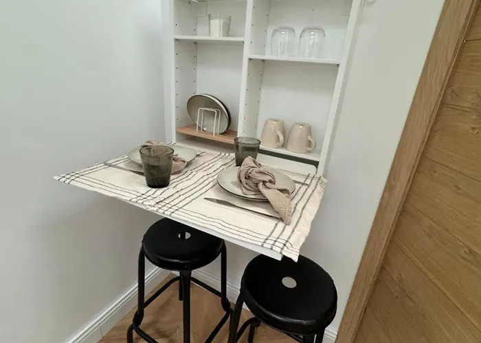 La Halte Des Arenes De Nude Beaute Du Minimalisme *