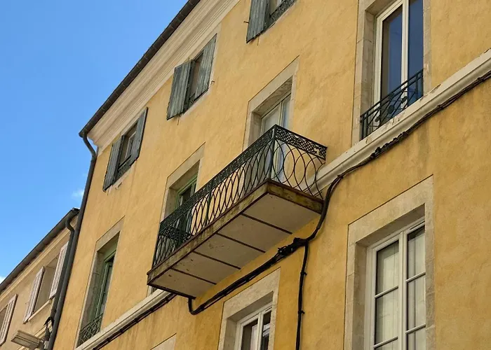 La Halte Des Arenes De Nude Beaute Du Minimalisme شقة