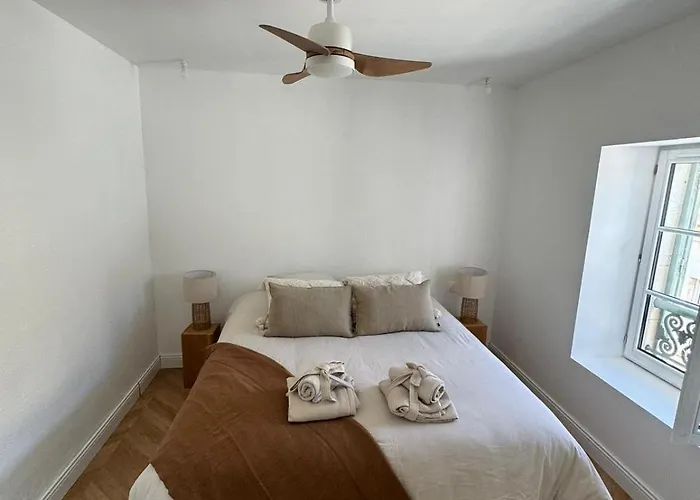 شقة La Halte Des Arenes De Nude Beaute Du Minimalisme *